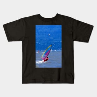 Catch the Wind . Kids T-Shirt